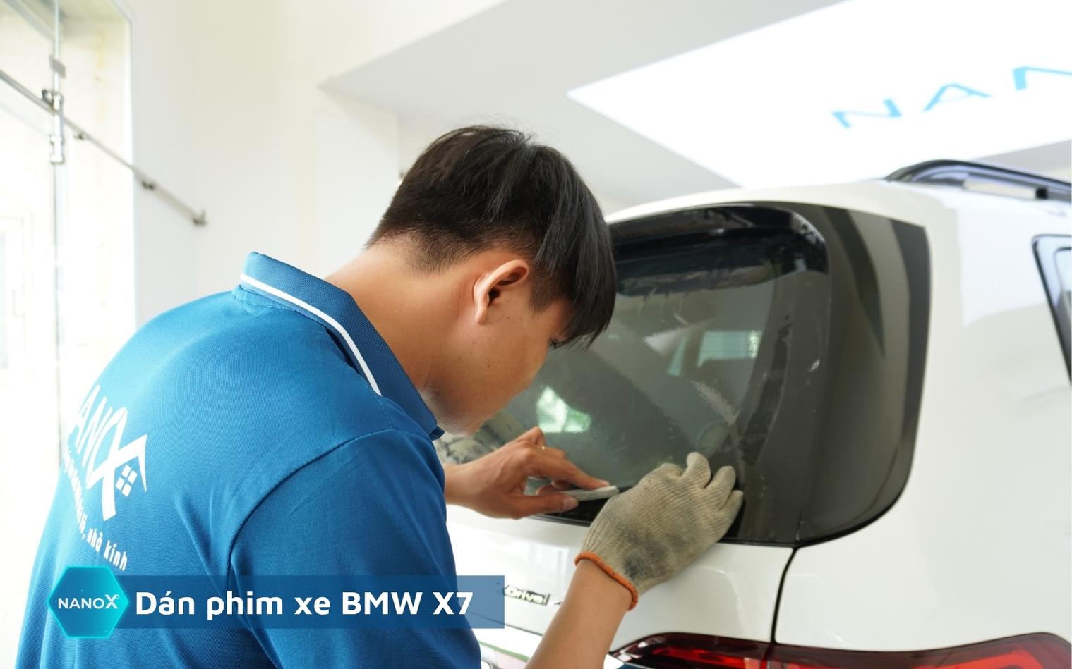 Dán phim cách nhiệt kính hậu BMW X7