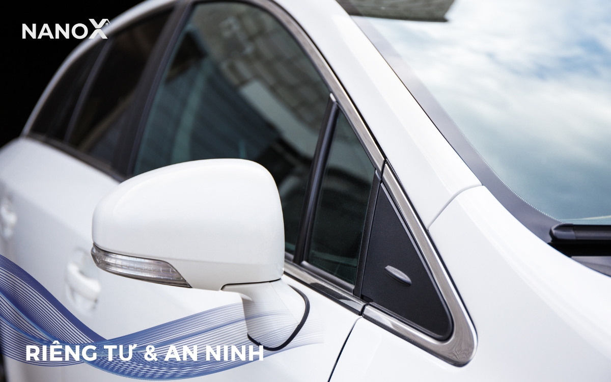 Phim cách nhiệt kính cửa sổ ô tô NanoX có tính năng chống nhìn trộm, hạn chế người bên ngoài nhìn vào xe
