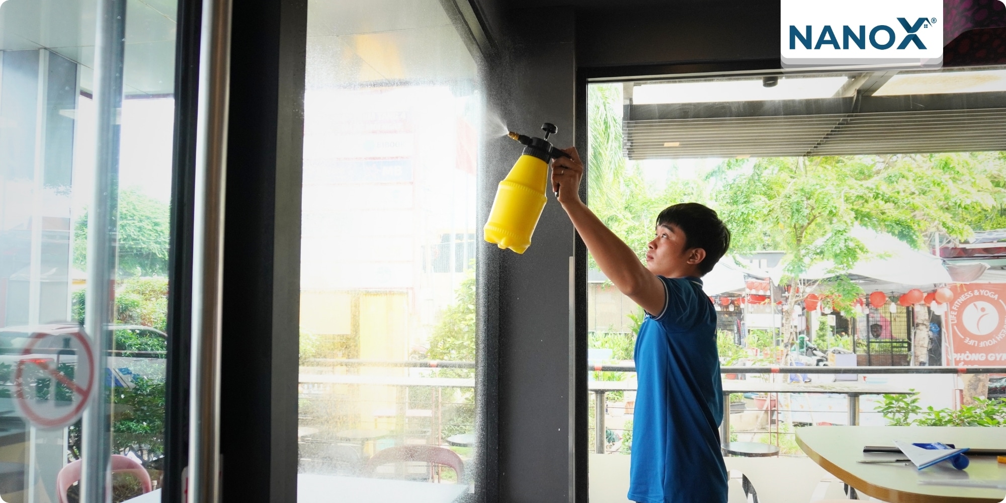 Dán phim cách nhiệt chuỗi cửa hàng McDonald's