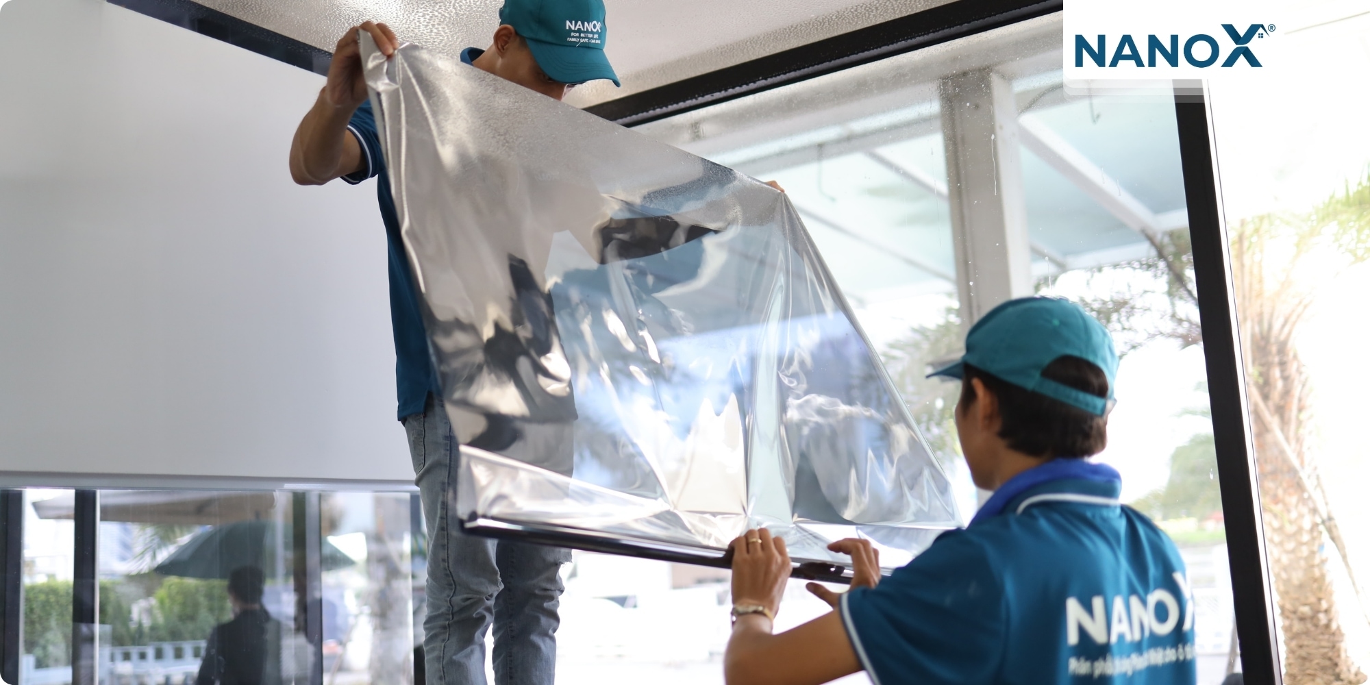 Ga tàu thủy Bạch Đằng 12 Dán phim cách nhiệt văn phòng ga tàu thuỷ Bạch Đằng