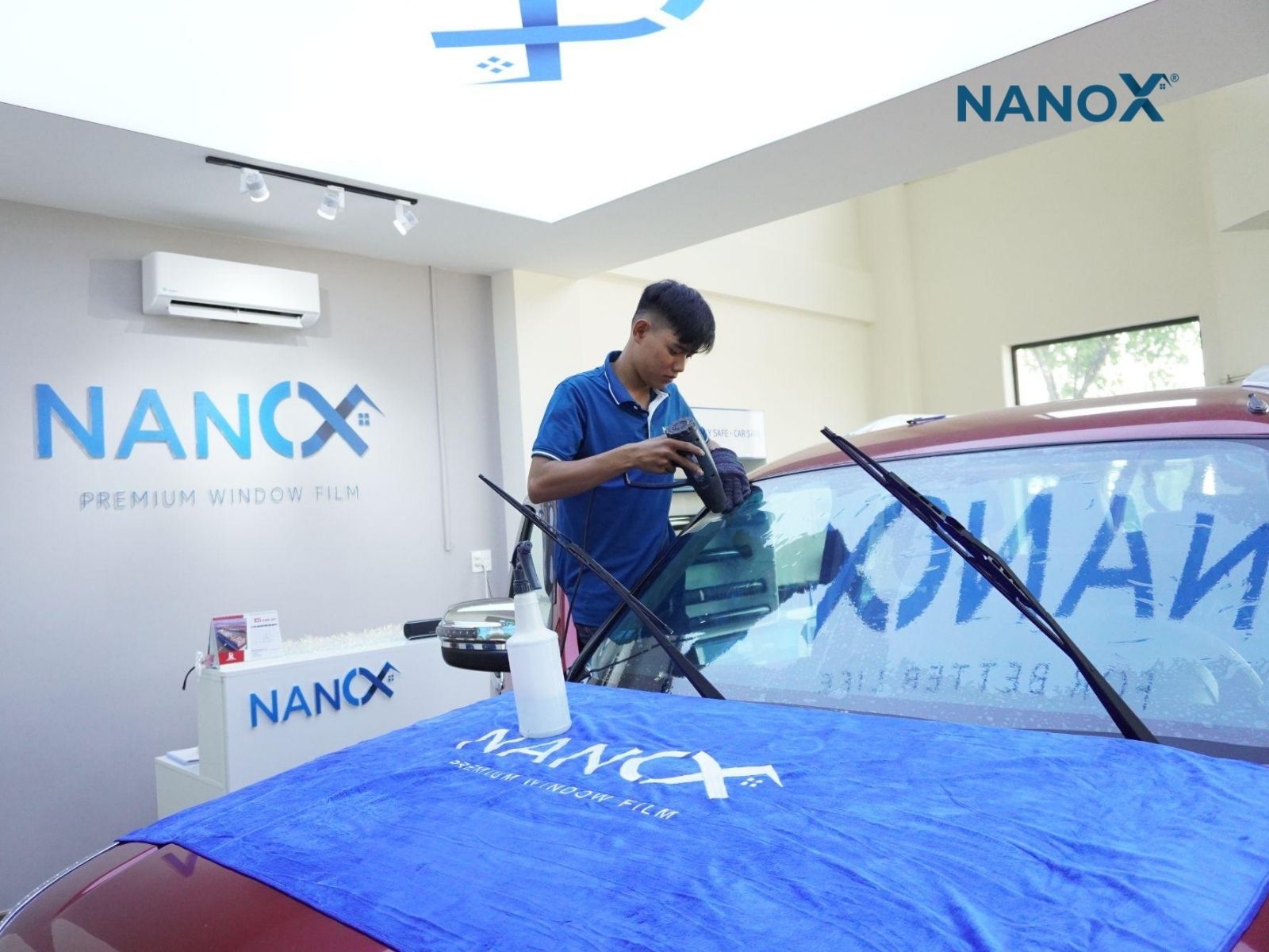 6 tiêu chí chọn phim cách nhiệt chuẩn nhất hiện nay 4 dán phim cách nhiệt ô tô tại NanoX