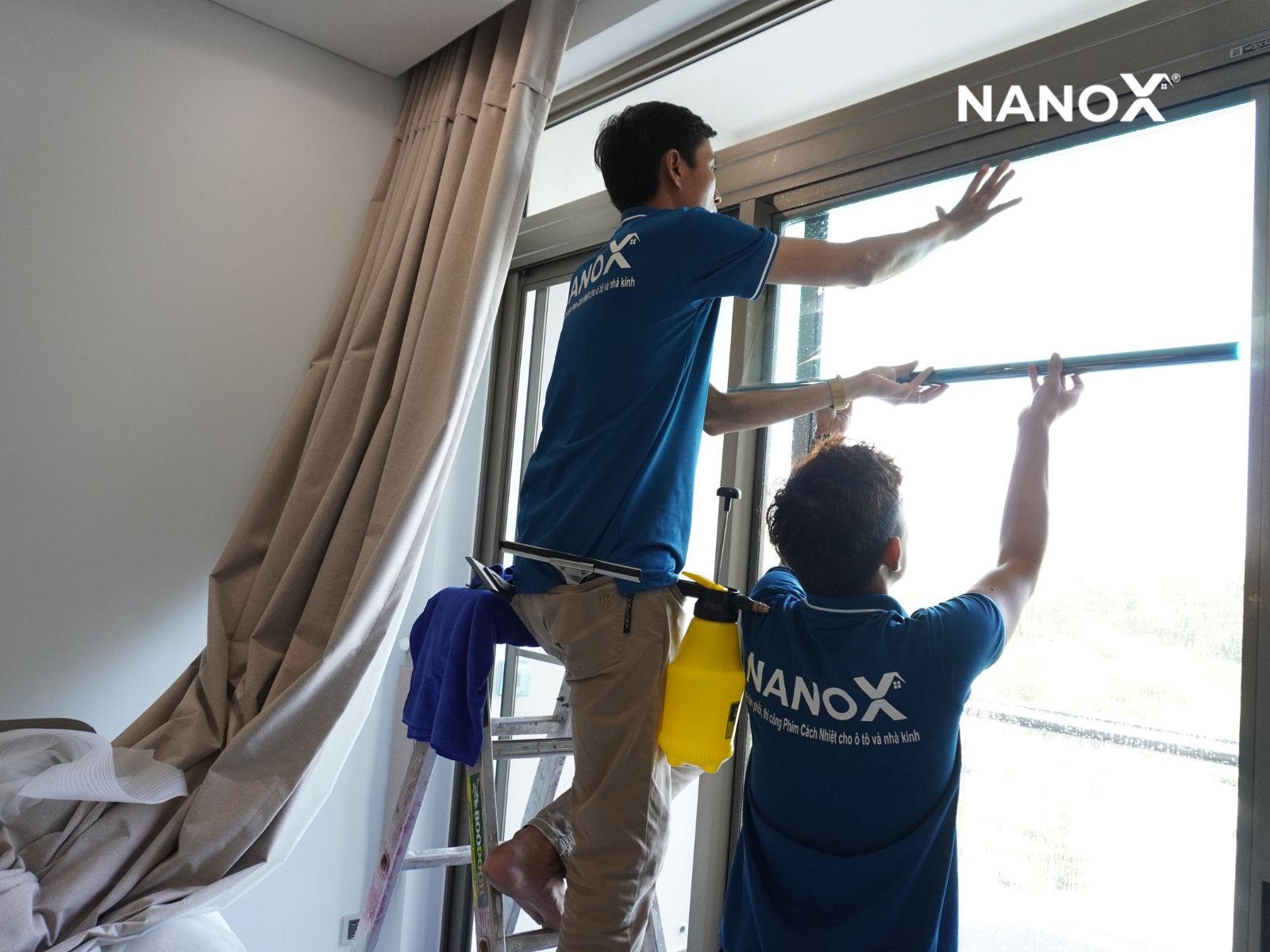 10 Biện pháp giúp chống nóng cho nhà hướng Tây 2 chống nóng cho cửa kính hướng tây bằng phim cách nhiệt