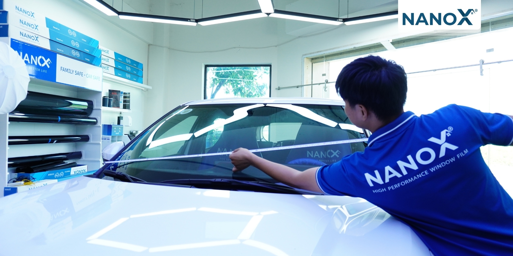 Đo kích thước mặt kính và cắt phim