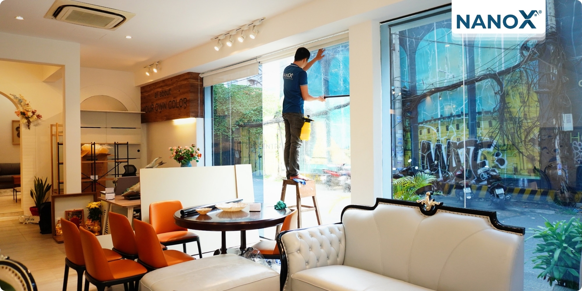 Dán phim cách nhiệt showroom nội thất ChiLai