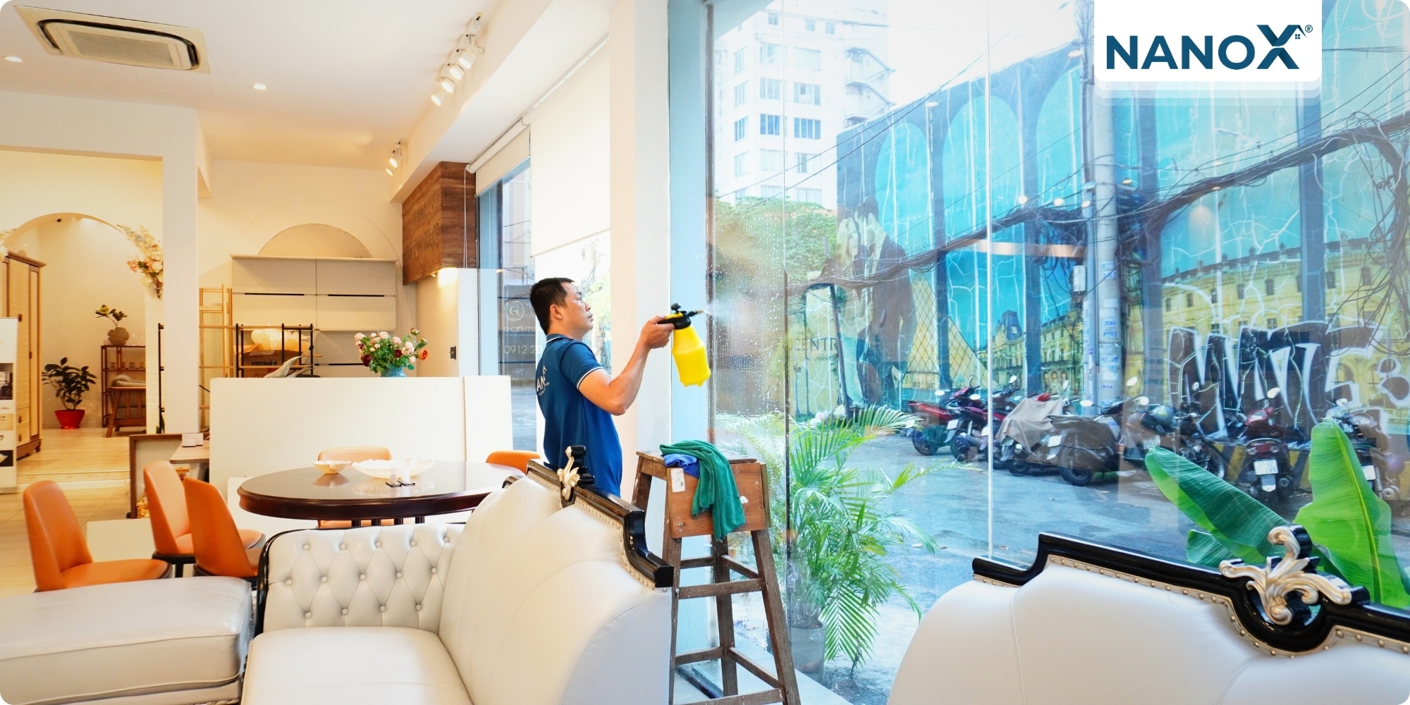Dán phim cách nhiệt showroom nội thất ChiLai