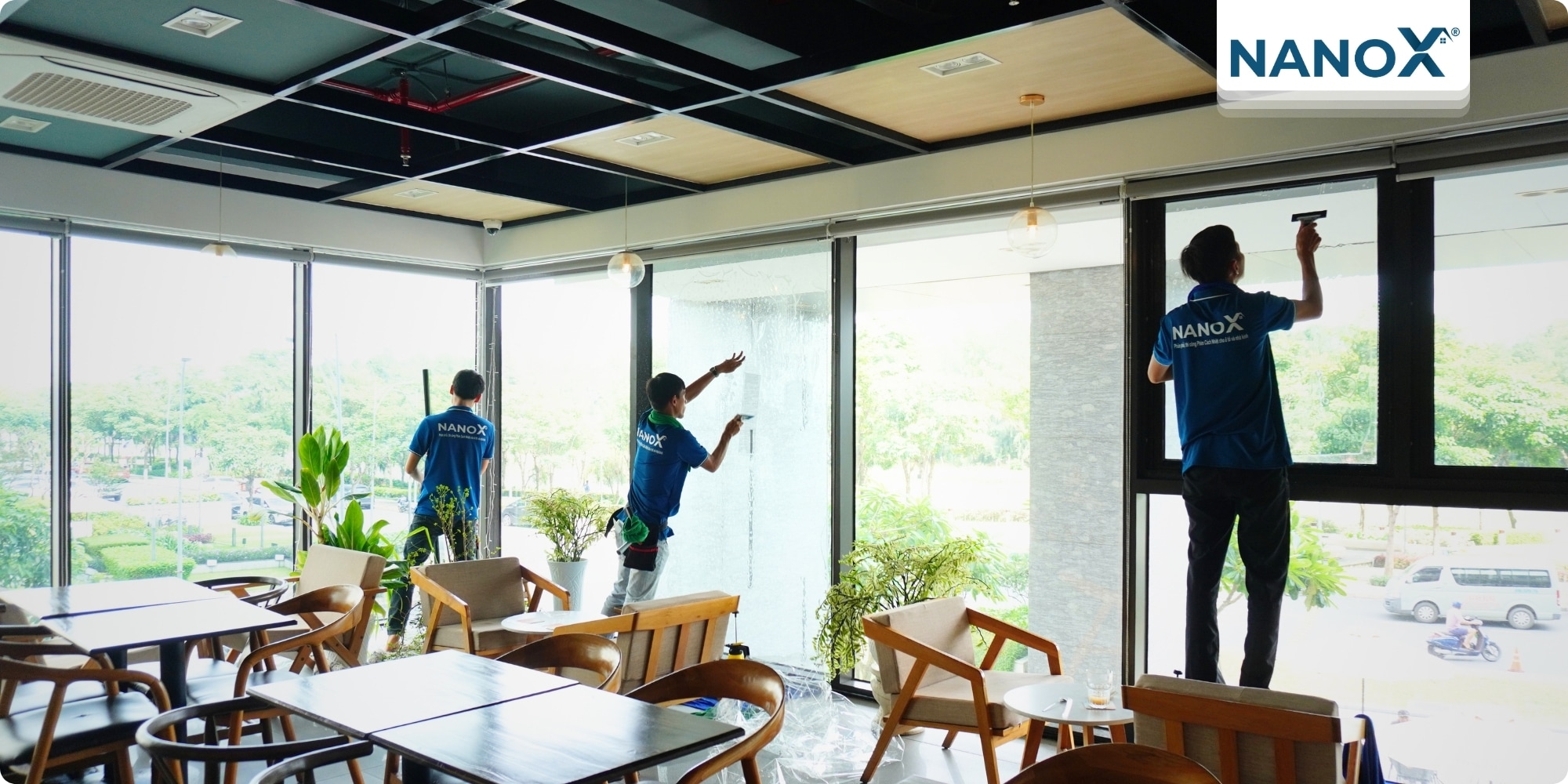Hochi Cafe 4 Dán phim cách nhiệt quán cà phê Hochi
