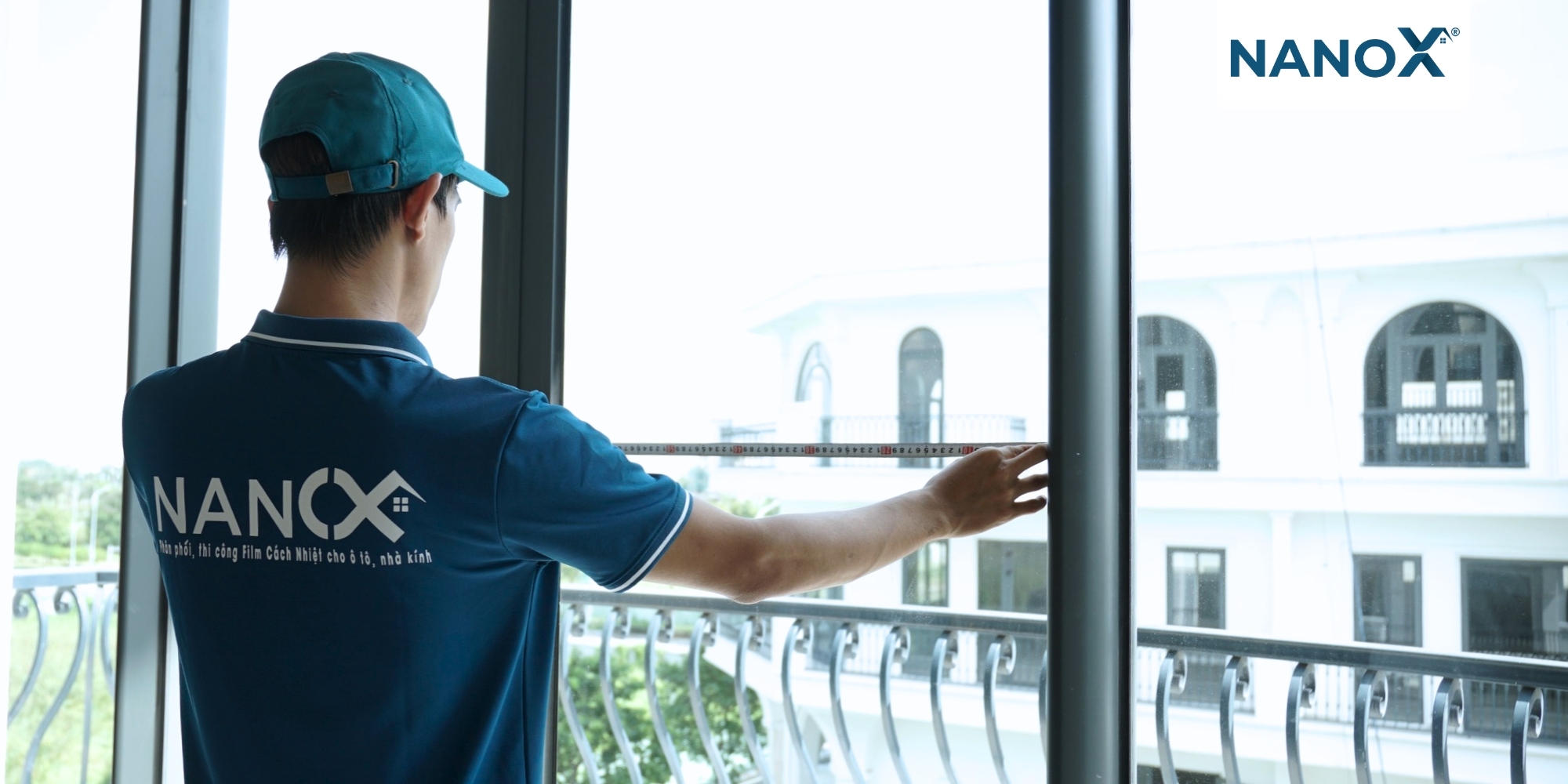 Đo diện tích mặt kính cần dán