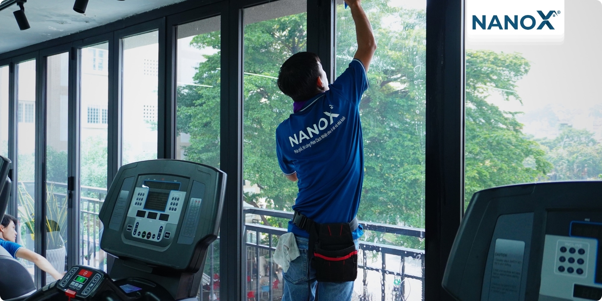 Dán phim cách nhiệt phòng tập VADAGYM – Fitness & Yoga