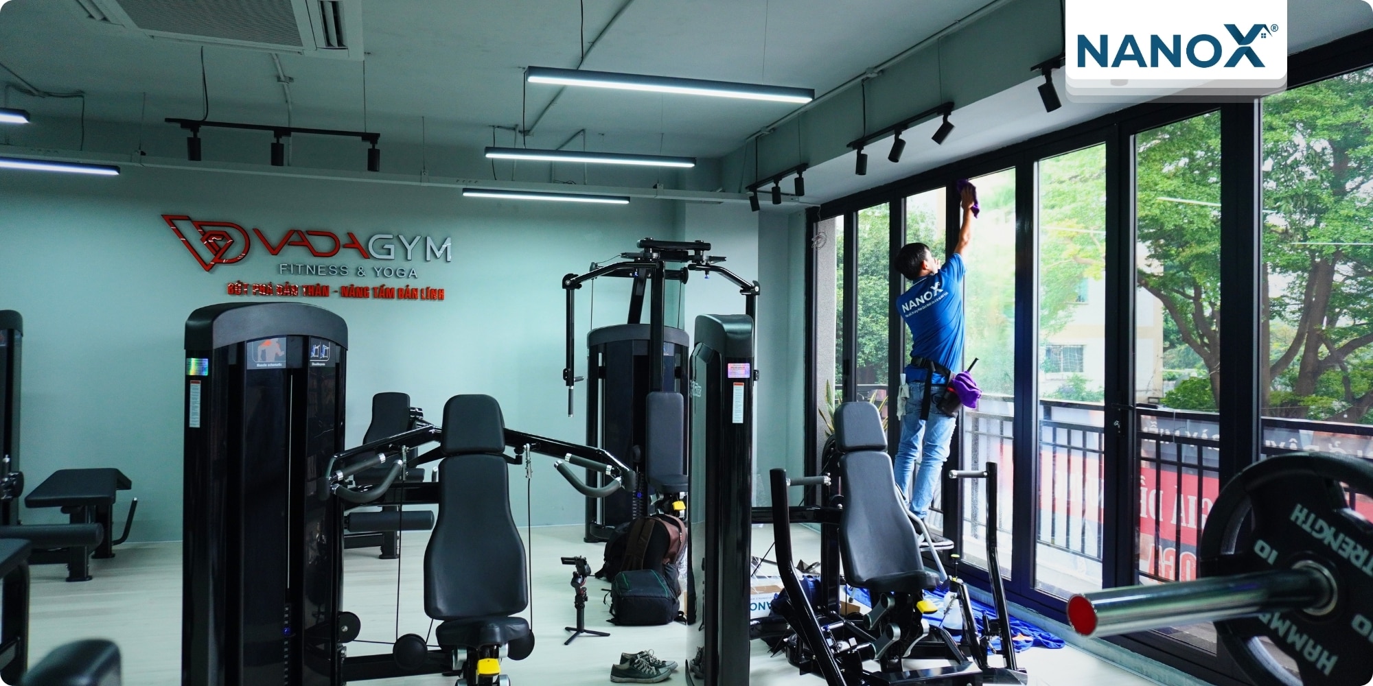 Dán phim cách nhiệt phòng tập VADAGYM – Fitness & Yoga