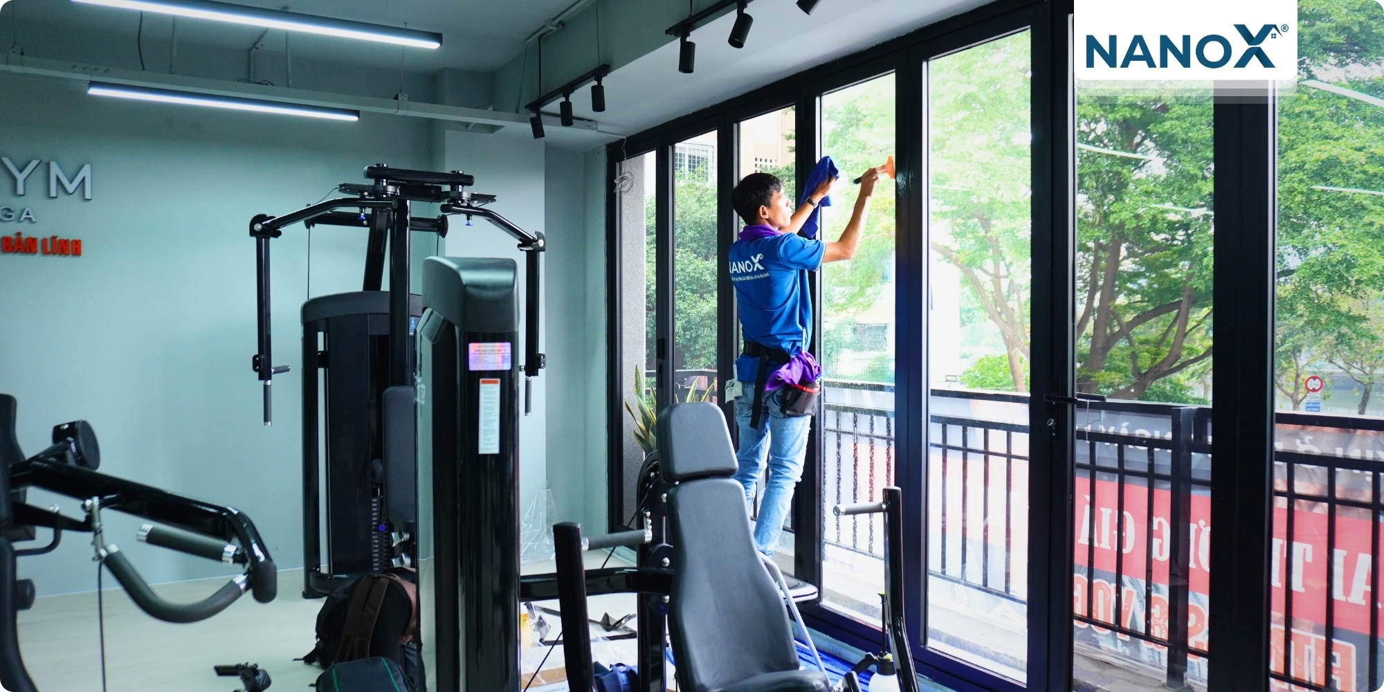 Dán phim cách nhiệt phòng tập VADAGYM – Fitness & Yoga