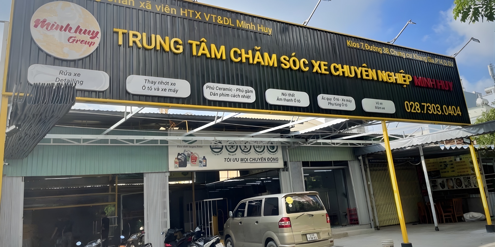 Tại trung tâm chăm sóc xe chuyên nghiệp Minh Huy, khách hàng sẽ nhận được dịch vụ chu đáo và tận tâm