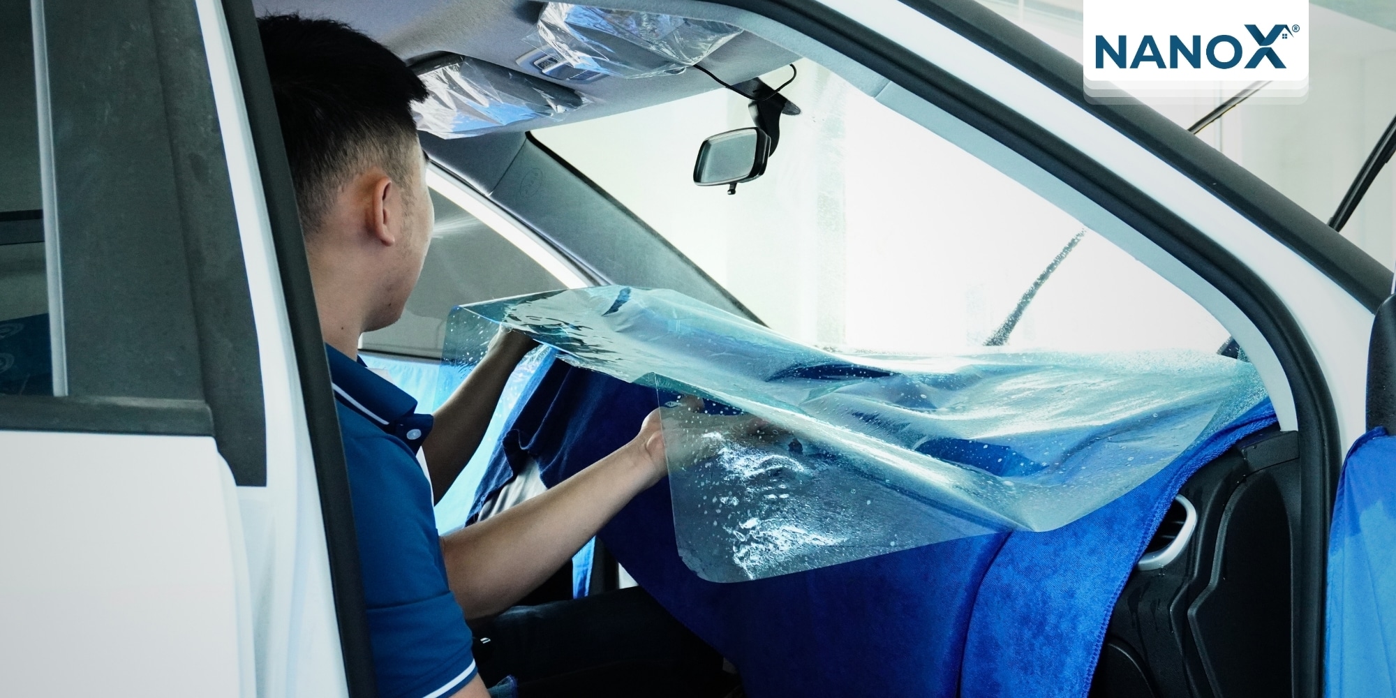 Dán phim bên trong sẽ dễ dàng vệ sinh hơn