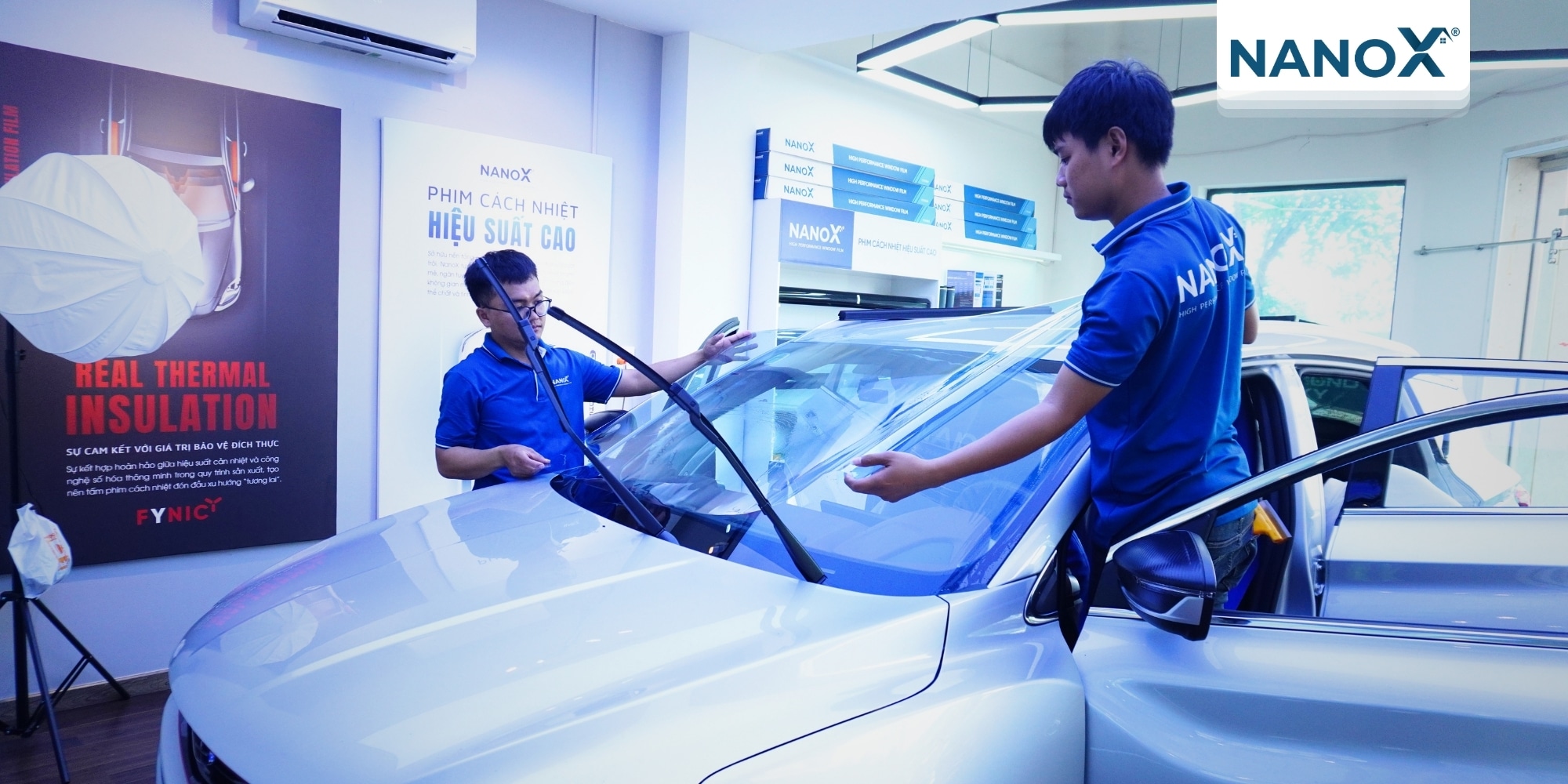trai nghiem khach hang dan phim cach nhiet oto Geely Coolray 2