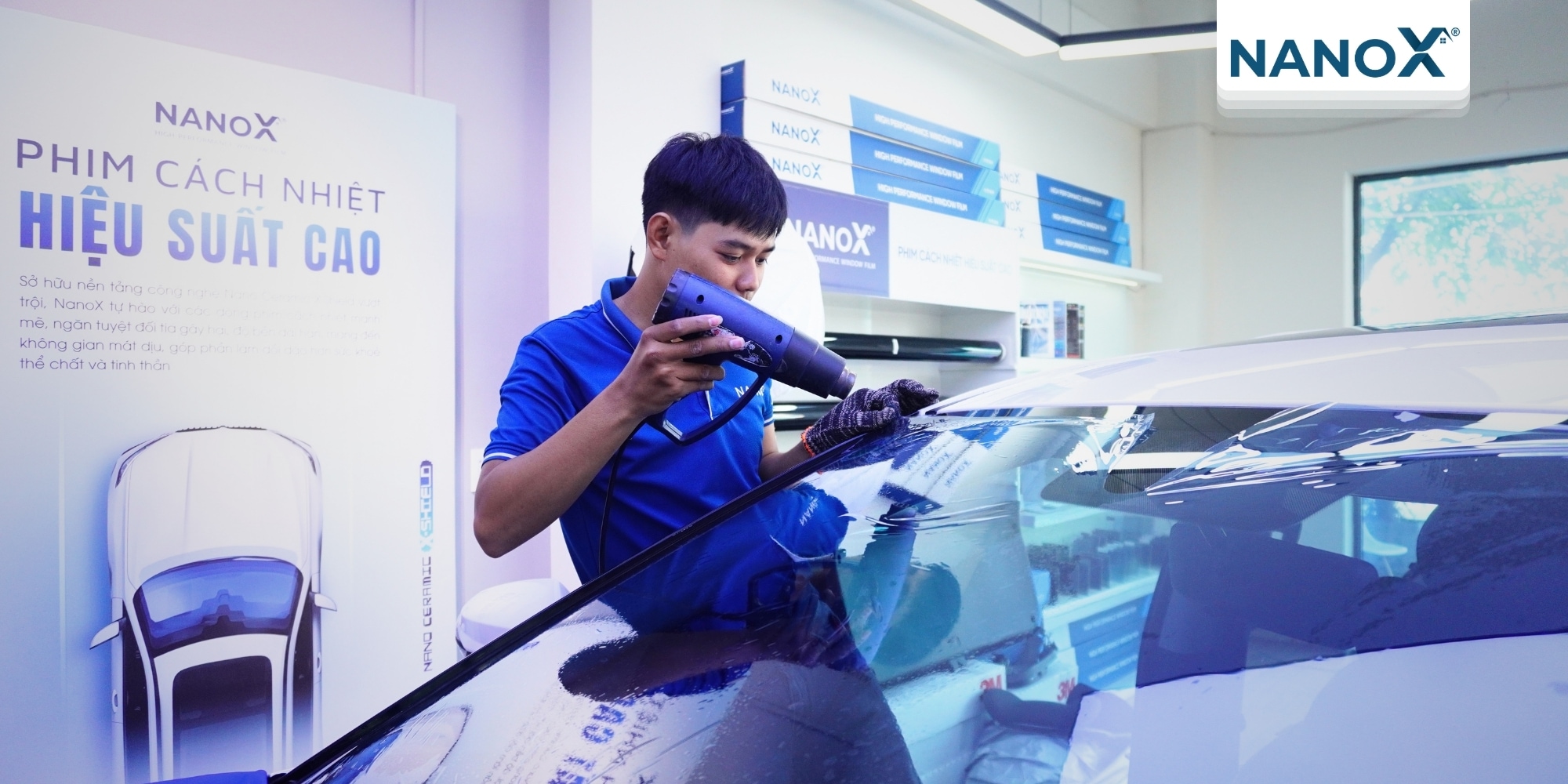 trai nghiem khach hang dan phim cach nhiet oto Hyundai Custin 2