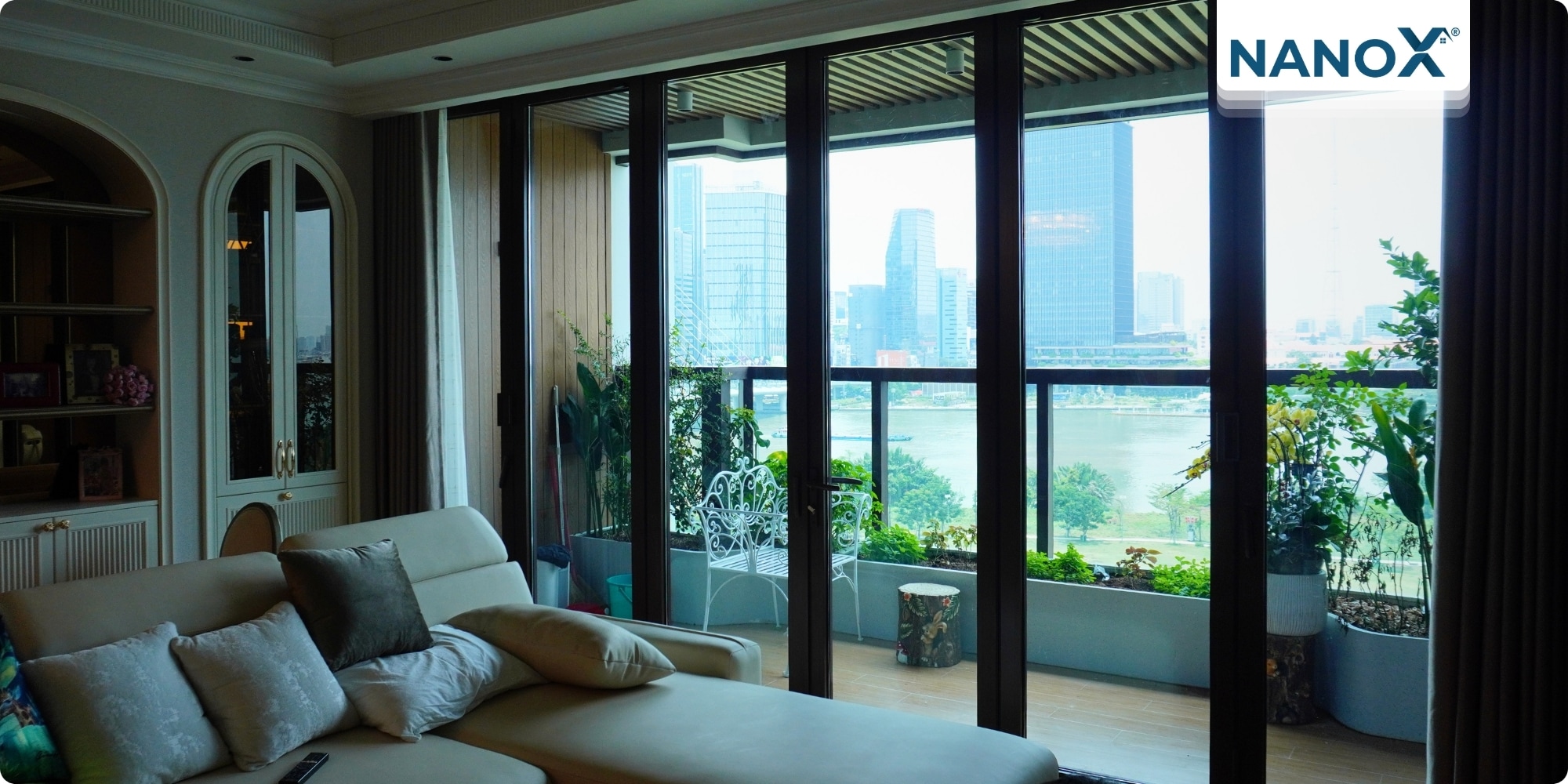Căn hộ The Metropole Thủ Thiêm 12 Dán phim cách nhiệt căn hộ Metropole Thủ Thiêm