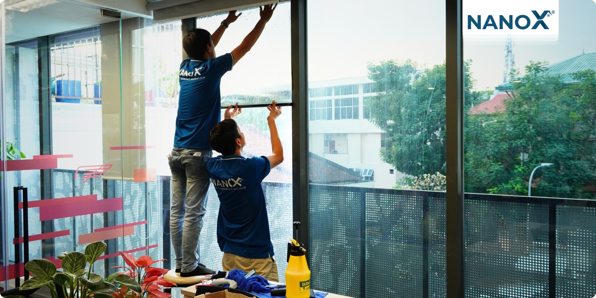 Dán phim cách nhiệt văn phòng công ty bảo hiểm Generali