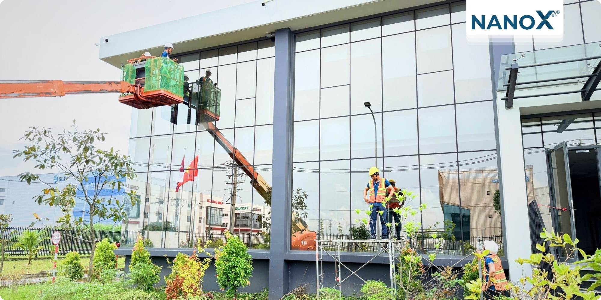 Dán phim cách nhiệt nhà kho công ty ESR Việt Nam
