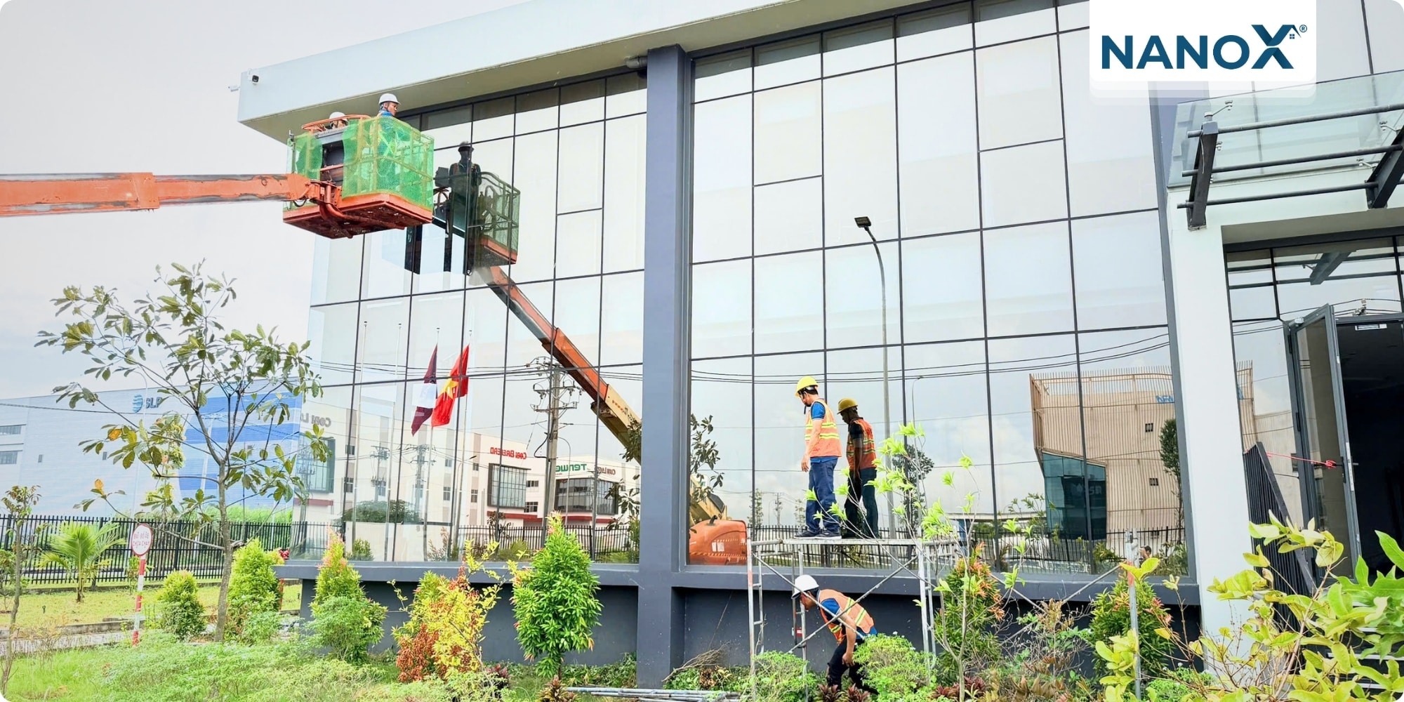 Dán phim cách nhiệt nhà kho công ty ESR Việt Nam